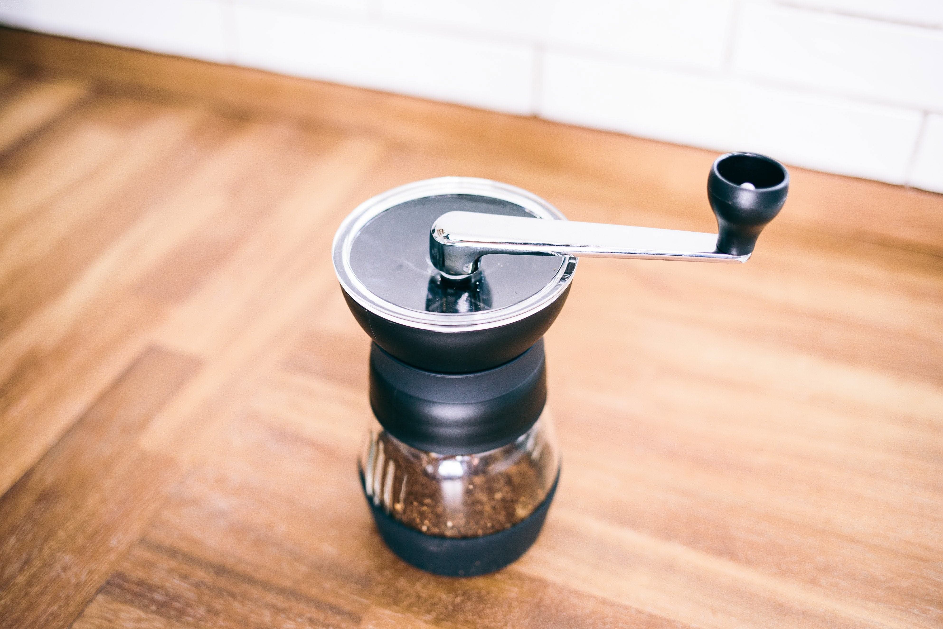 Hario Skerton Pro Ceramic Coffee Grinder - Image 2